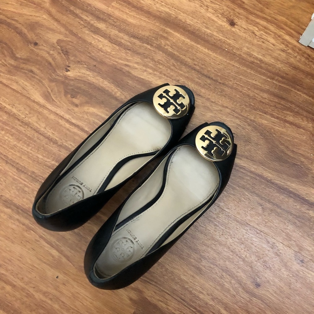 Tory Burch wedge Size 6( 100% Authentic )
